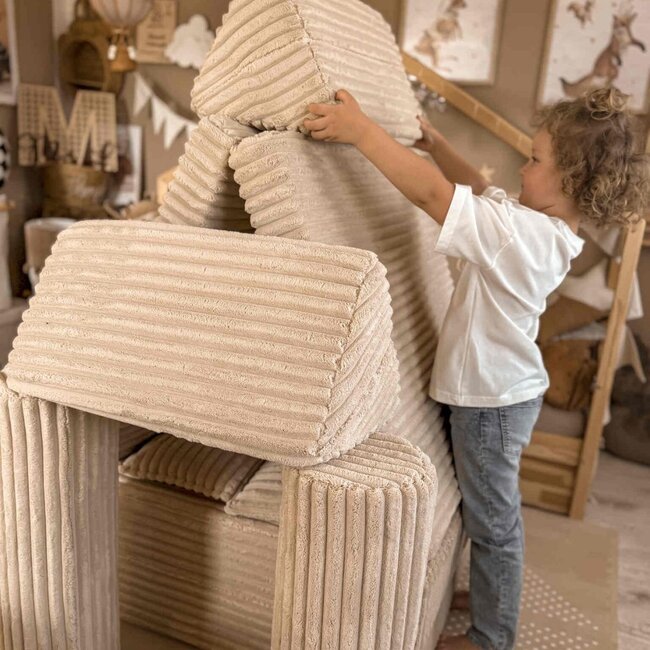 Karamellfarbene Mini Montessori Waffle-Spielbank aus weichem Cordstoff