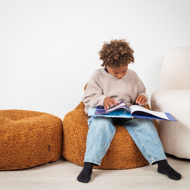 Cognac Kinder-Sitzsack Bär aus weichem Bouclé-Stoff für bequemes Sitzen