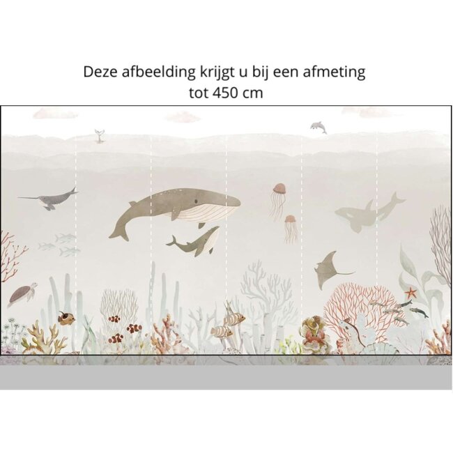 Sensational Sea vliesbehang – warme onderwaterwereld in bruintinten met dolfijnen en walvissen