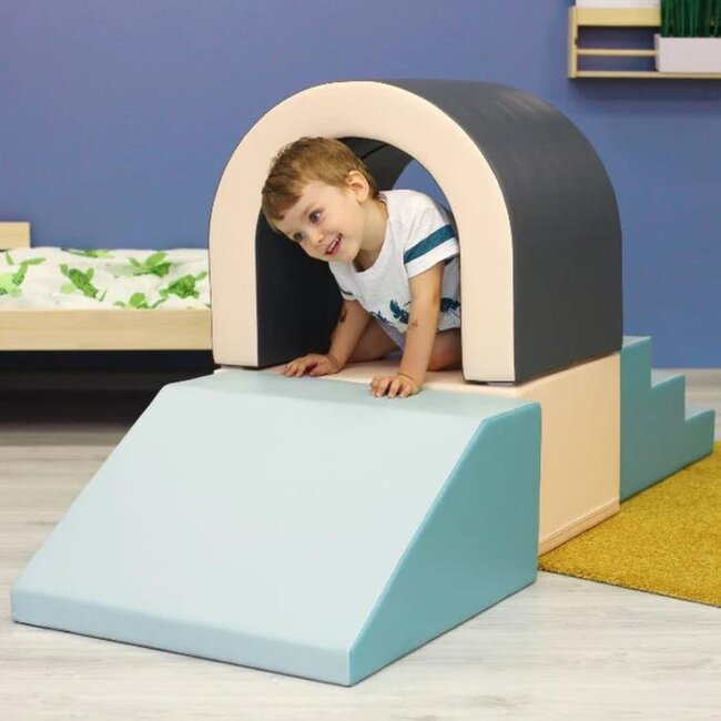Foam blokken tunnel set in zachte pastel kleuren voor kruipen, klimmen & spelen