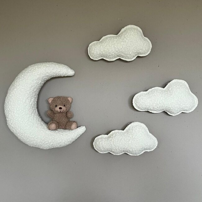 Nursery wall decoration – 4-piece cloud set with bear on the moon, cozy and unique design