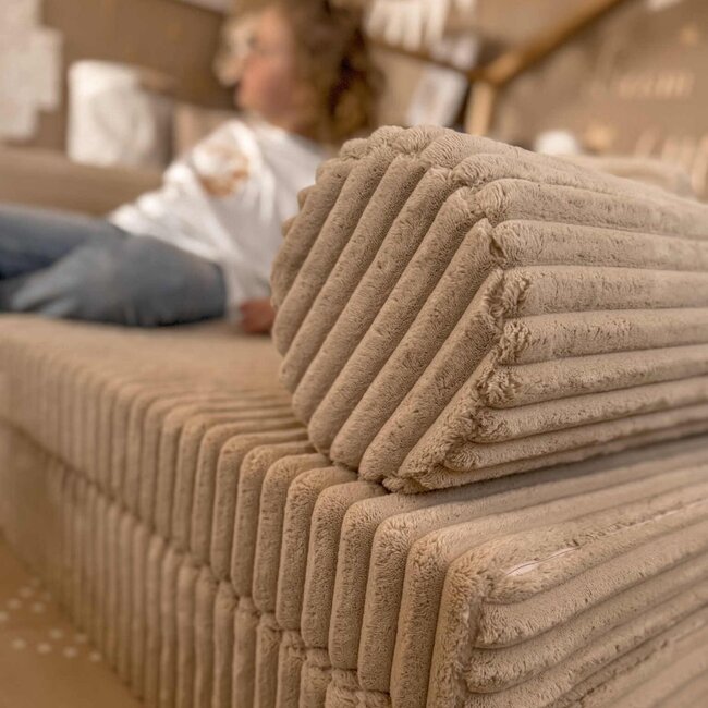 Luxus Montessori Spielsofa aus karamellfarbenem Waffle-Cord – 13-teiliges modulares Set