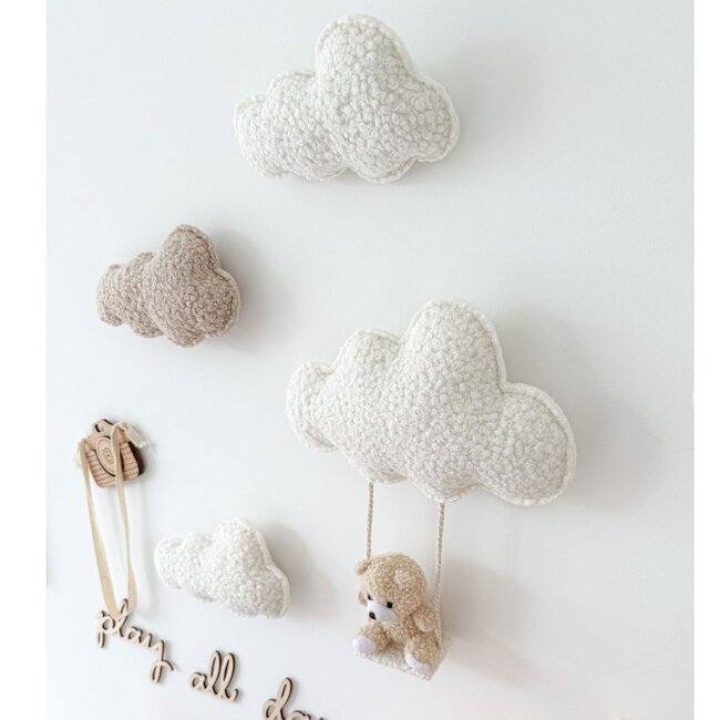 Charmante décoration murale pour chambre d’enfant – ensemble de 5 nuages avec ourson sur une balançoire