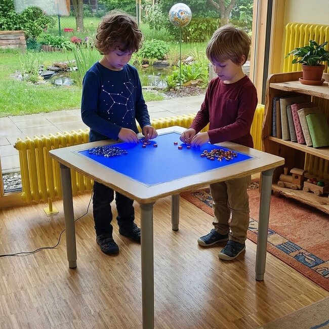 Leuchttisch mit farbigem LED-Licht – Pädagogisches Leuchtpanel 75x75 cm