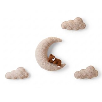 Marjems Décoration murale beige   ensemble de nuages avec lapin sur la lune | 4 pièces Creëer een zachte en dromerige sfeer in de baby- of kinderkamer met deze betoverende handgemaakte maan- en wolkenset met beertje, gemaakt van heerlijk zachte teddystof. De beig