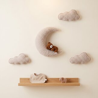 Marjems Décoration murale beige   ensemble de nuages avec lapin sur la lune | 4 pièces Creëer een zachte en dromerige sfeer in de baby- of kinderkamer met deze betoverende handgemaakte maan- en wolkenset met beertje, gemaakt van heerlijk zachte teddystof. De beig