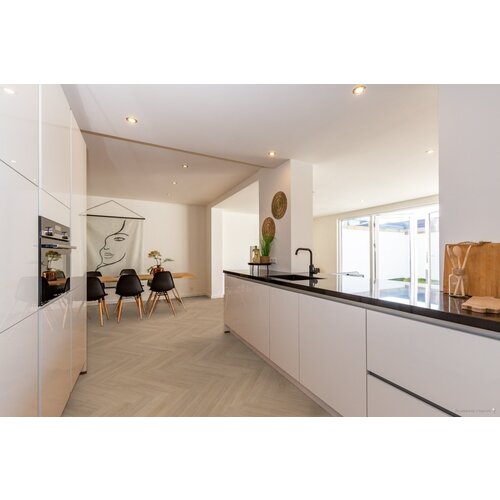 Hoomline PVC - Fusion Superior Visgraat V4 Gotham Oak Flax 1075129 Hoomline PVC - Fusion Superior Visgraat V4 Gotham Oak Flax 1075129