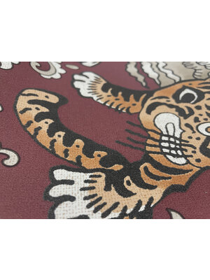 Dutch Wallcoverings Khalili - Tora Maroon - Bordeaux/Oranje Dutch Wallcoverings Khalili - Tora Maroon - Bordeaux/Oranje
