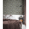Dutch Wallcoverings Klara & Tove - Blåbär Big Dark Blue - Bruin/Groen/Blauw