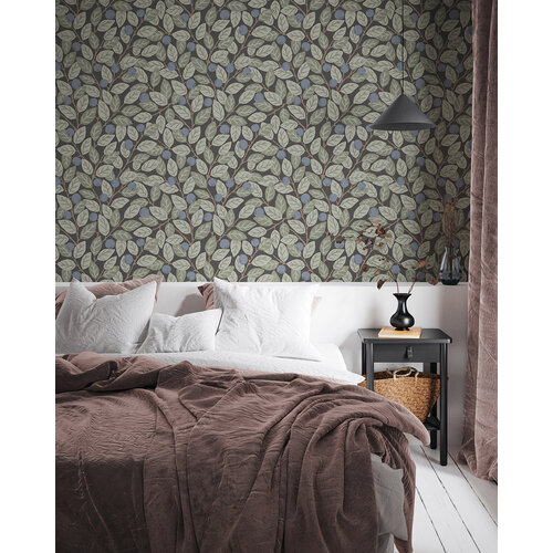 Dutch Wallcoverings Klara & Tove - Blåbär Big Dark Blue - Bruin/Groen/Blauw