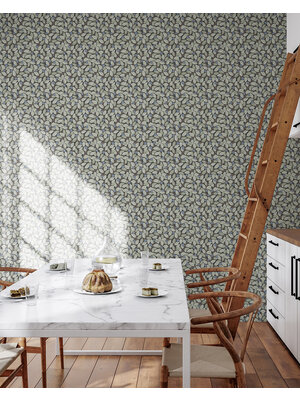 Dutch Wallcoverings Klara & Tove - Blåbär Small Dark Blue - Donkerblauw Dutch Wallcoverings Klara & Tove - Blåbär Small Dark Blue - Donkerblauw