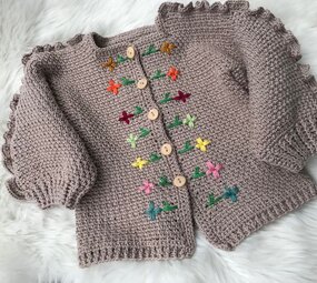 Byclaire Haakpatroon byClaire Geborduurd Vestje Byclaire Haakpatroon byClaire Geborduurd Vestje