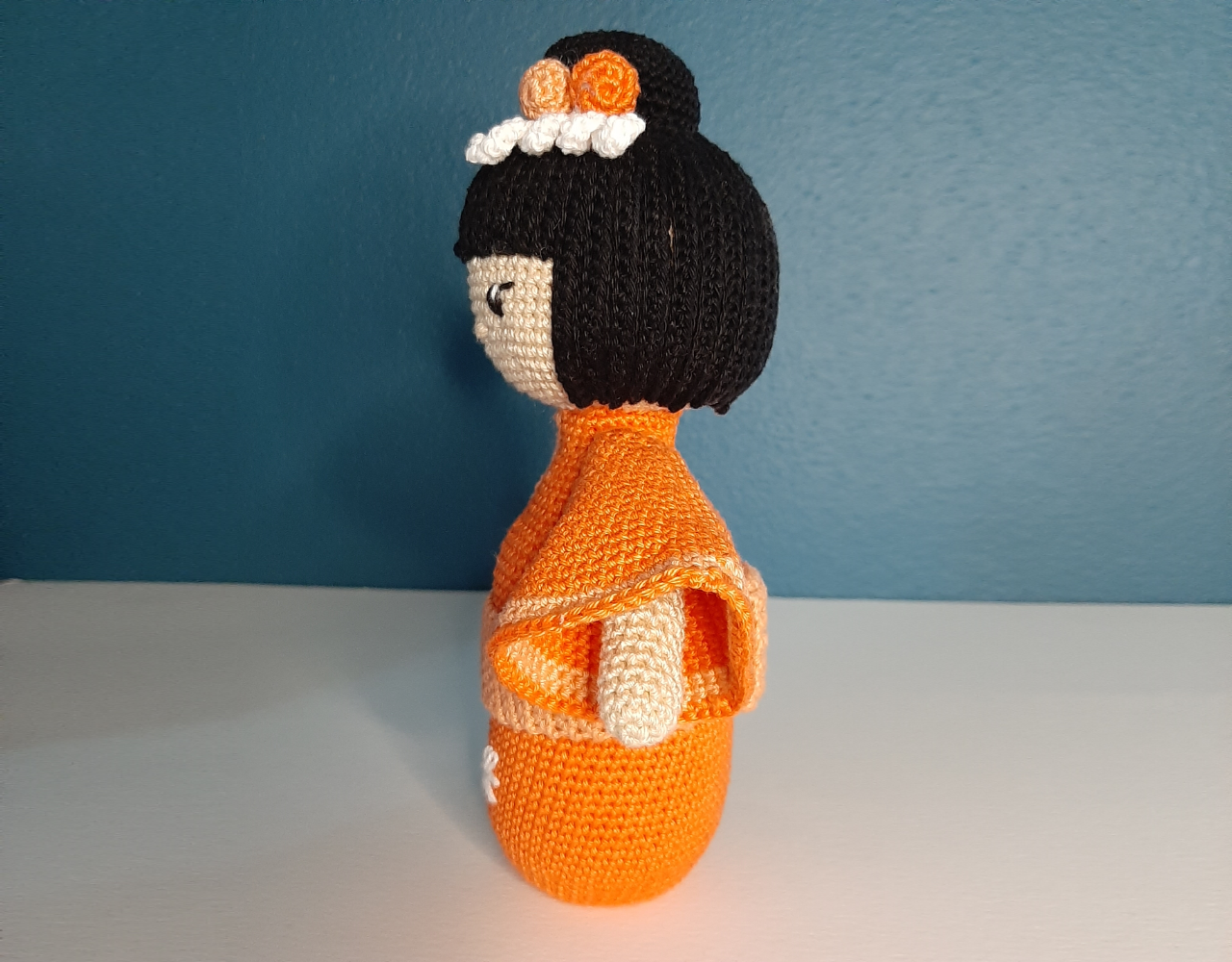 Byclaire Haakpatroon byClaire Kokeshi Kohaku - Oranje Byclaire Haakpatroon byClaire Kokeshi Kohaku - Oranje