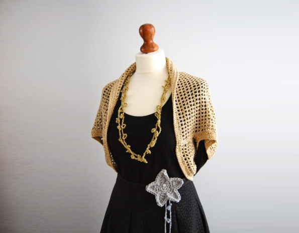 Byclaire Haakpatroon byClaire Feestelijke Shrug Byclaire Haakpatroon byClaire Feestelijke Shrug