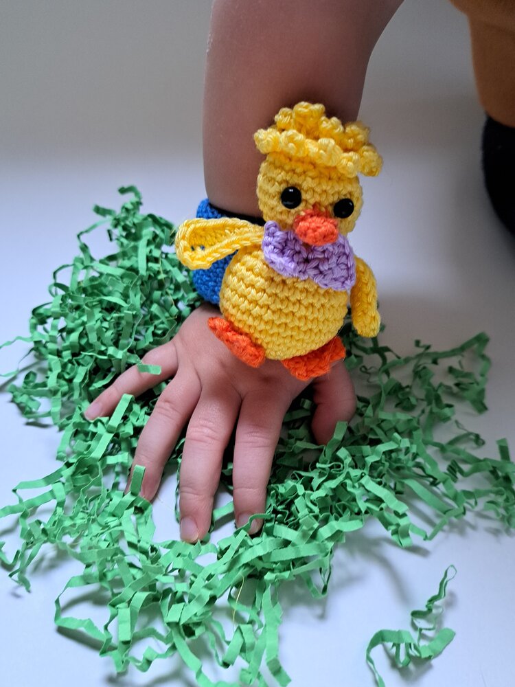 Byclaire Haakpatroon byClaire Klaparmband kuikentje Pluis Byclaire Haakpatroon byClaire Klaparmband kuikentje Pluis