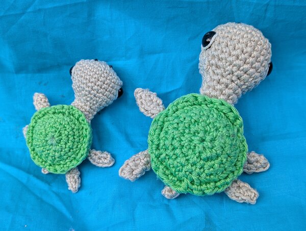 Byclaire Haakpatroon Schildpad (Zee-thema slinger) Byclaire Haakpatroon Schildpad (Zee-thema slinger)