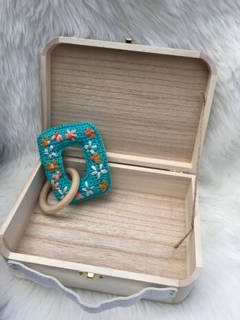 Byclaire Haakpakket byClaire Bijtring rechthoek met geborduurde bloemen