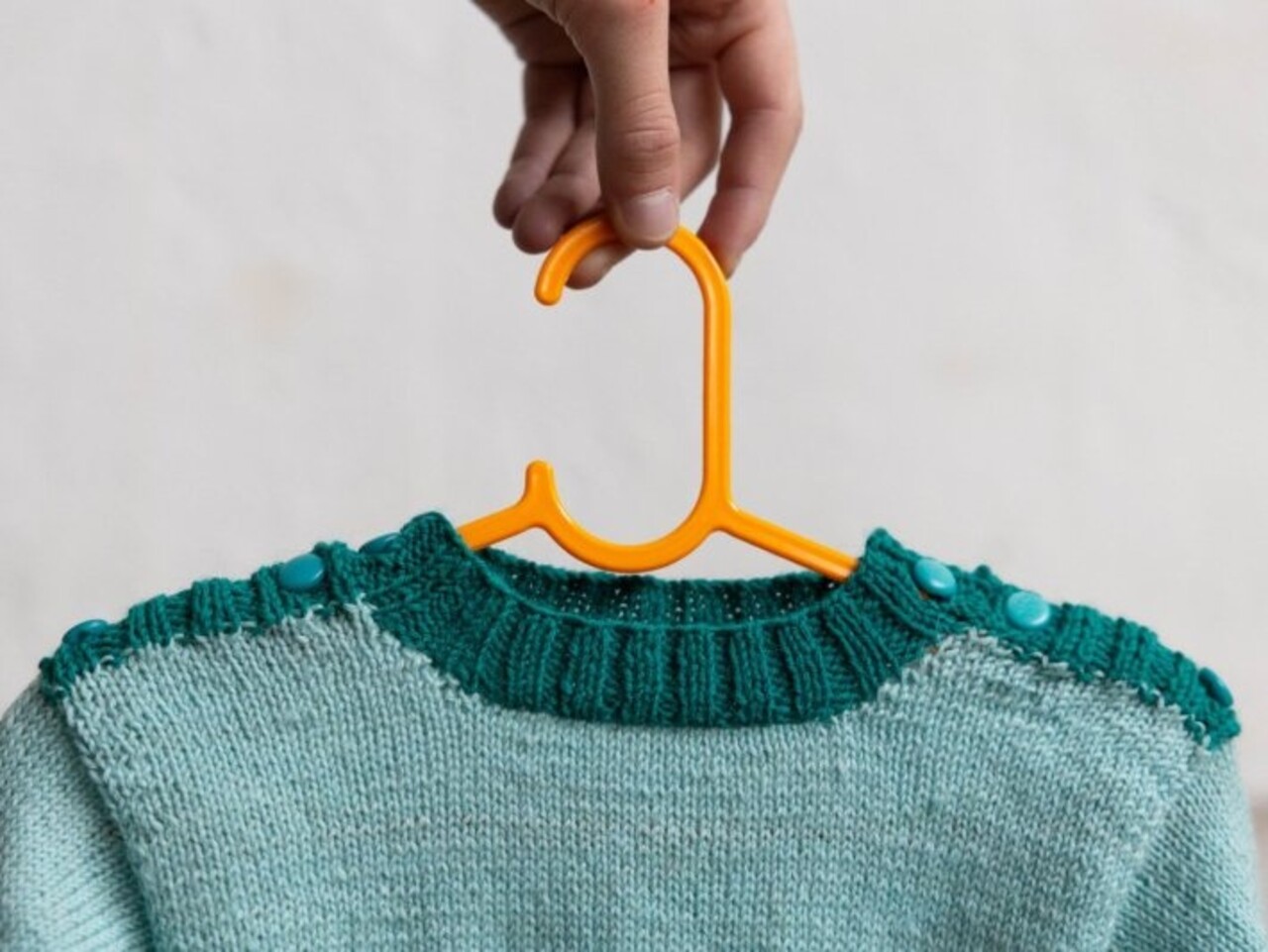 Durable Durable haakpakket Baby Sweet Hearts - Maak dit lieve babysetje met ingebreid hartjespatroon met Durable Soqs