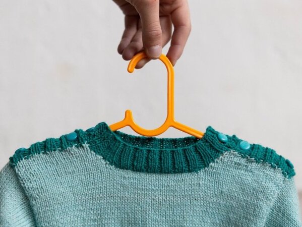 Durable Durable haakpakket Baby Sweet Hearts - Maak dit lieve babysetje met ingebreid hartjespatroon met Durable Soqs