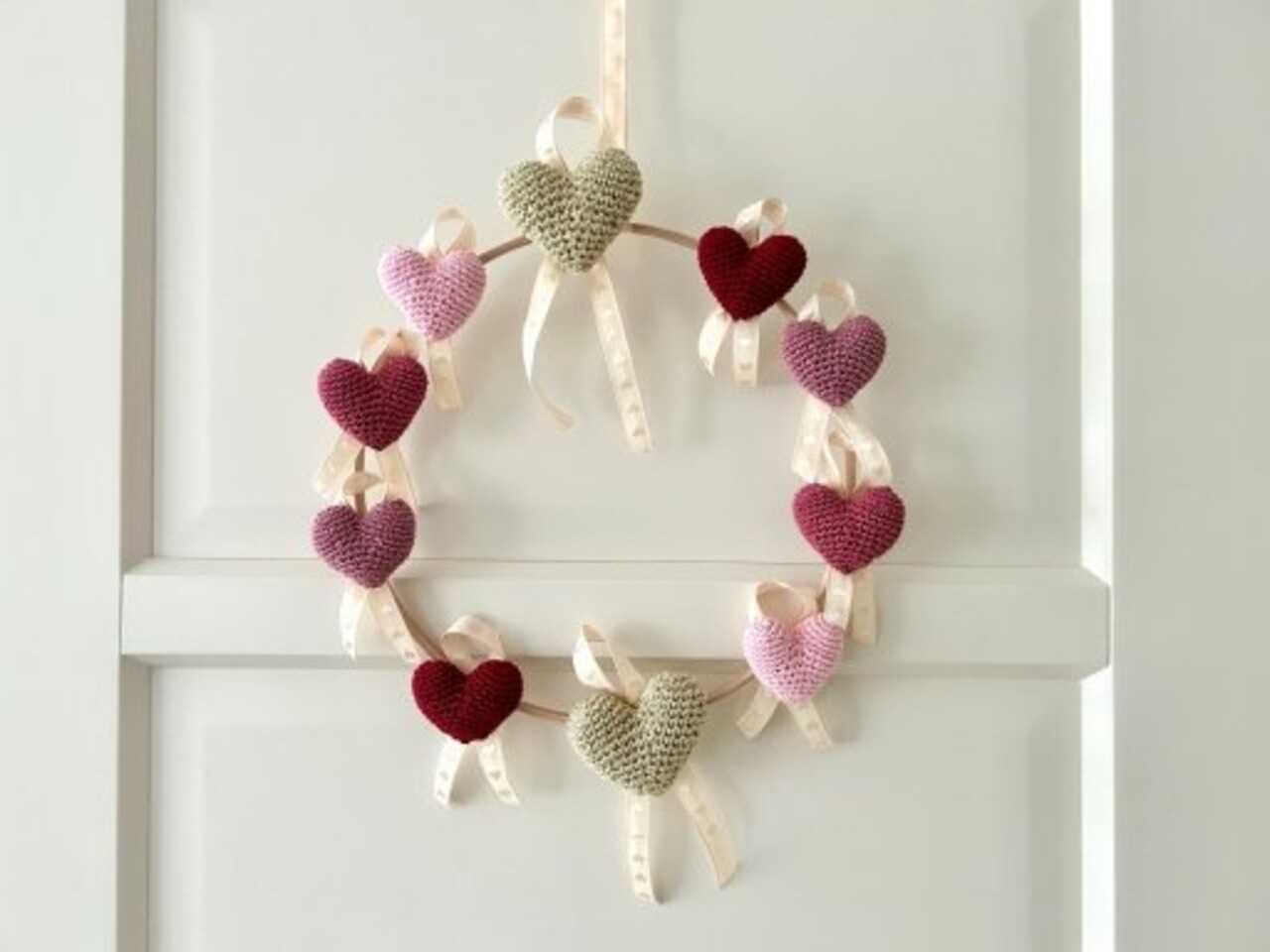 Durable Durable haakpakket Valentijnskrans en hangers - Haak deze romantische krans met het Durable Coral Mini en Glam garen