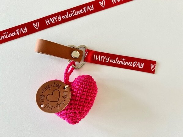 Durable Durable haakpakket Valentijnskrans en hangers - Haak deze romantische krans met het Durable Coral Mini en Glam garen