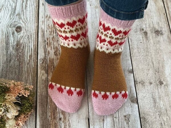 Durable Durable haakpakket Love in stitches soqs - De sokken voor Valentijnsdag gebreid met Durable Soqs