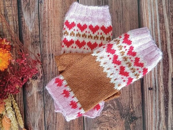 Durable Durable haakpakket Love in stitches polswarmers - De polswarmers voor Valentijnsdag gebreid met Durable Soqs