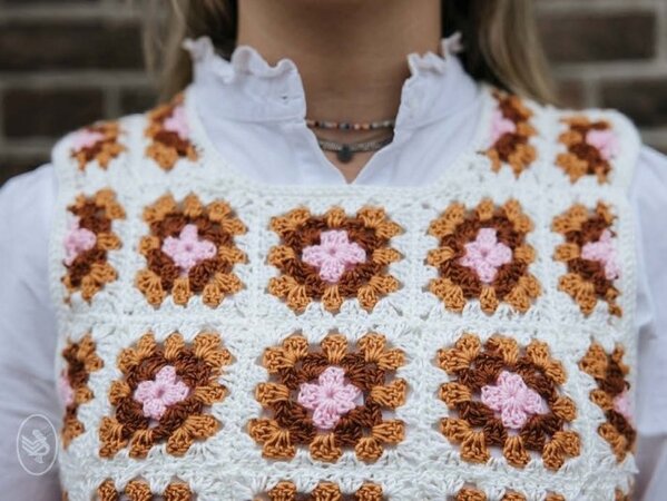 Durable Gratis Haakpatroon Retro Squares Tank Top - Speelse tank top gehaakt met Durable Comfy Durable Gratis Haakpatroon Retro Squares Tank Top - Speelse tank top gehaakt met Durable Comfy