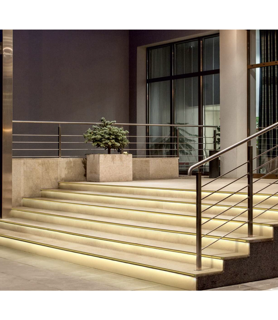 LED traptrede profiel voor buiten gebruik 1,6 meter met afdekking 12,6mm - Trap03.1messing