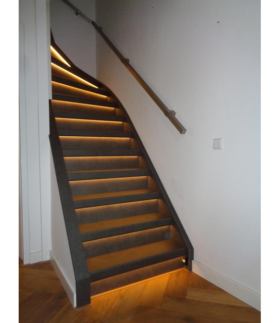 Professionele LED traptrede aansturing -  compleet met sensoren tot 32 treden