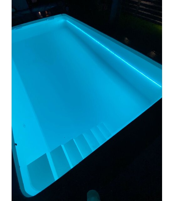 Waterdichte LED Strip 48 Volt RGBWW 19W 96 Led/m 1020 Lumen IP68 20 meter rol