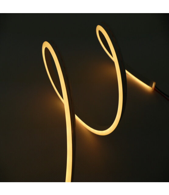 Neon Flex LED strip 24 volt 2700 kelvin extra warm wit 9,6W 1000LM 6 x 12mm IP67 – 5 meter