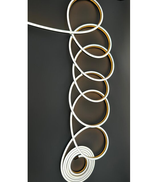 Zwarte Mini Neon Flex LED strip 24 volt 3000 kelvin warm wit 12W 980LM 4 x 8 mm IP65 – 3 meter