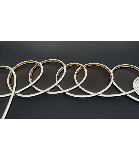 Zwarte Mini Neon Flex LED strip 24 volt 3000 kelvin warm wit 12W 980LM 4 x 8 mm IP65 – 3 meter