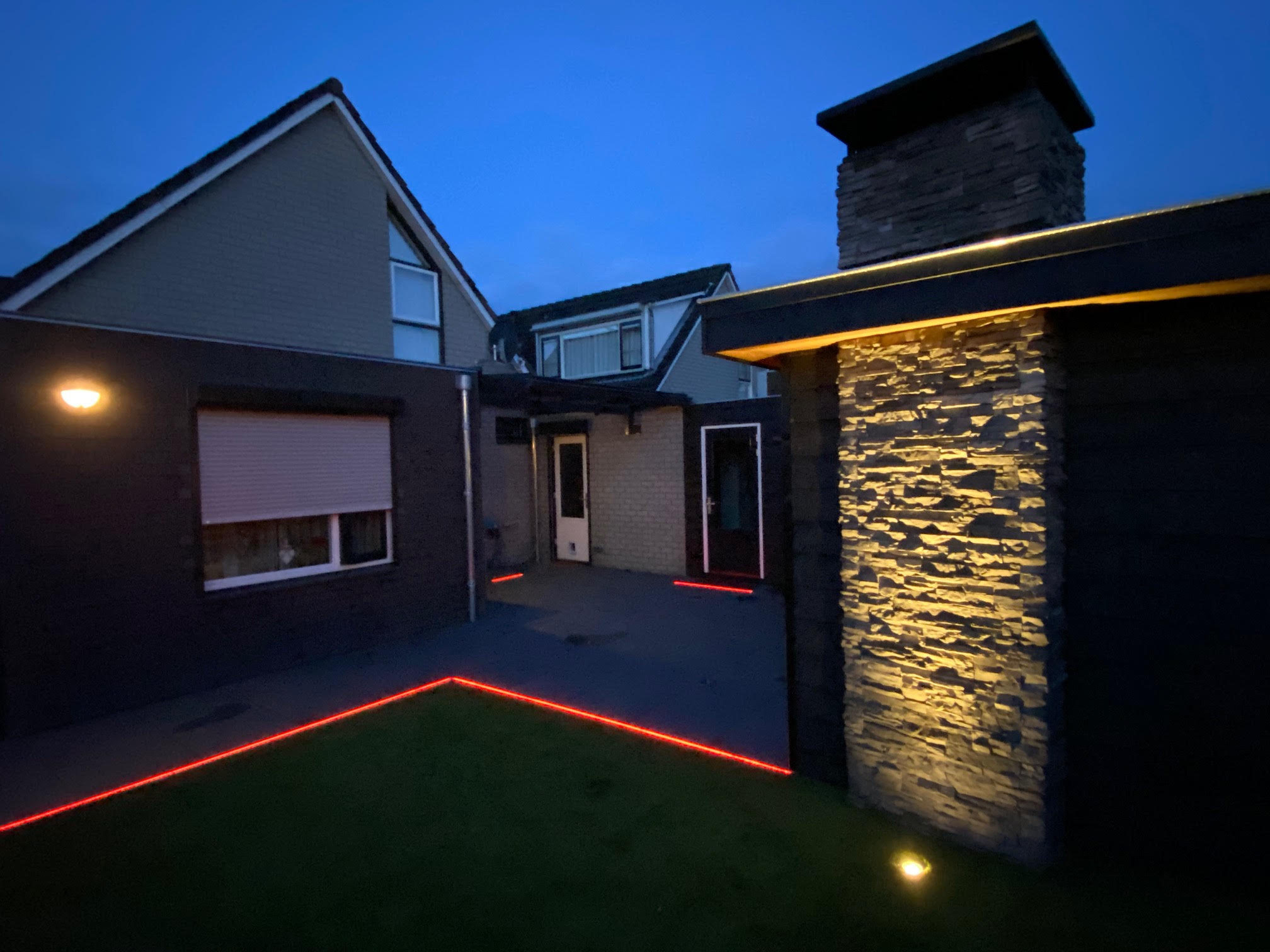 LED strips tussen tegels