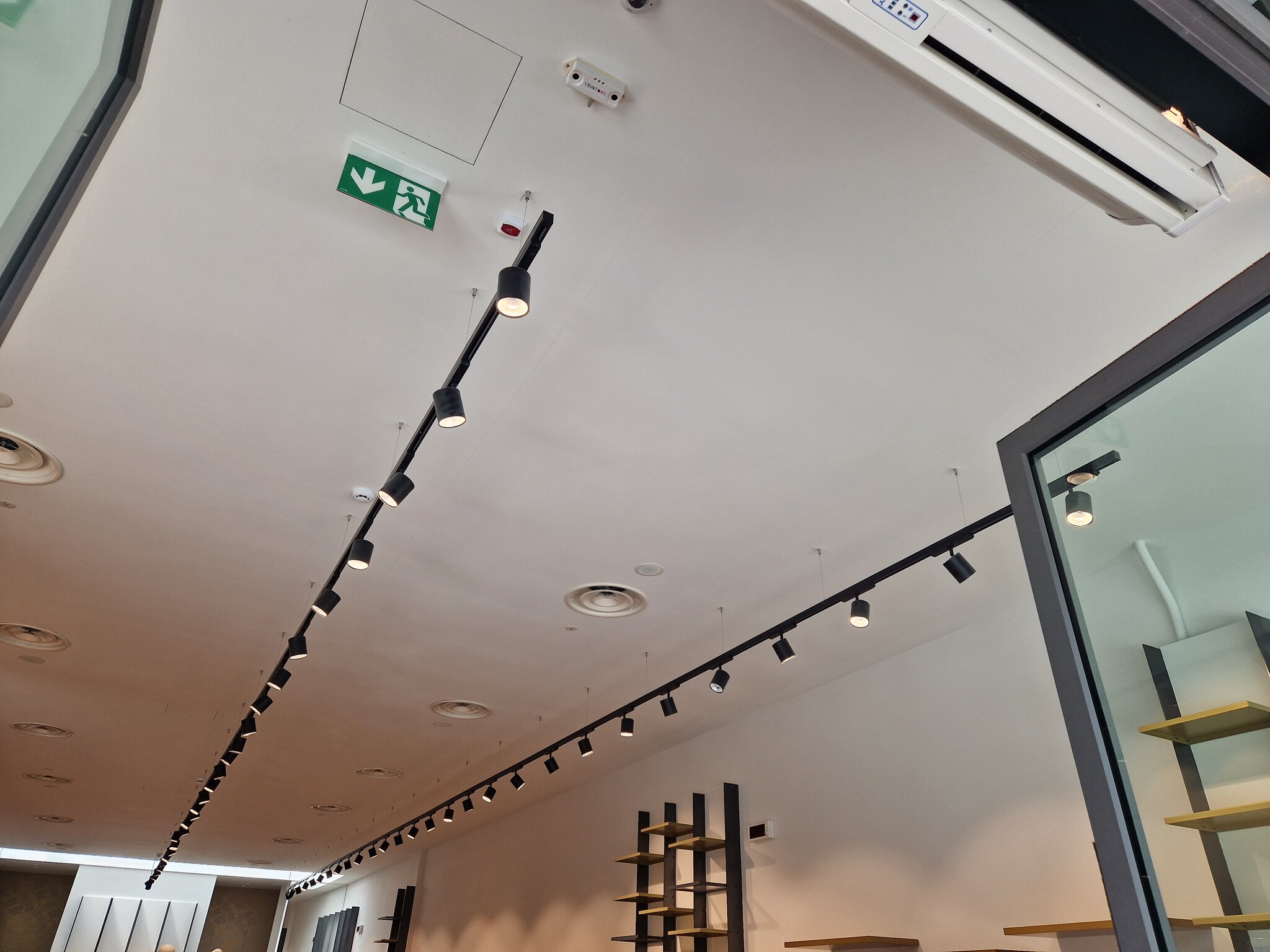 Railverlichting montage proces