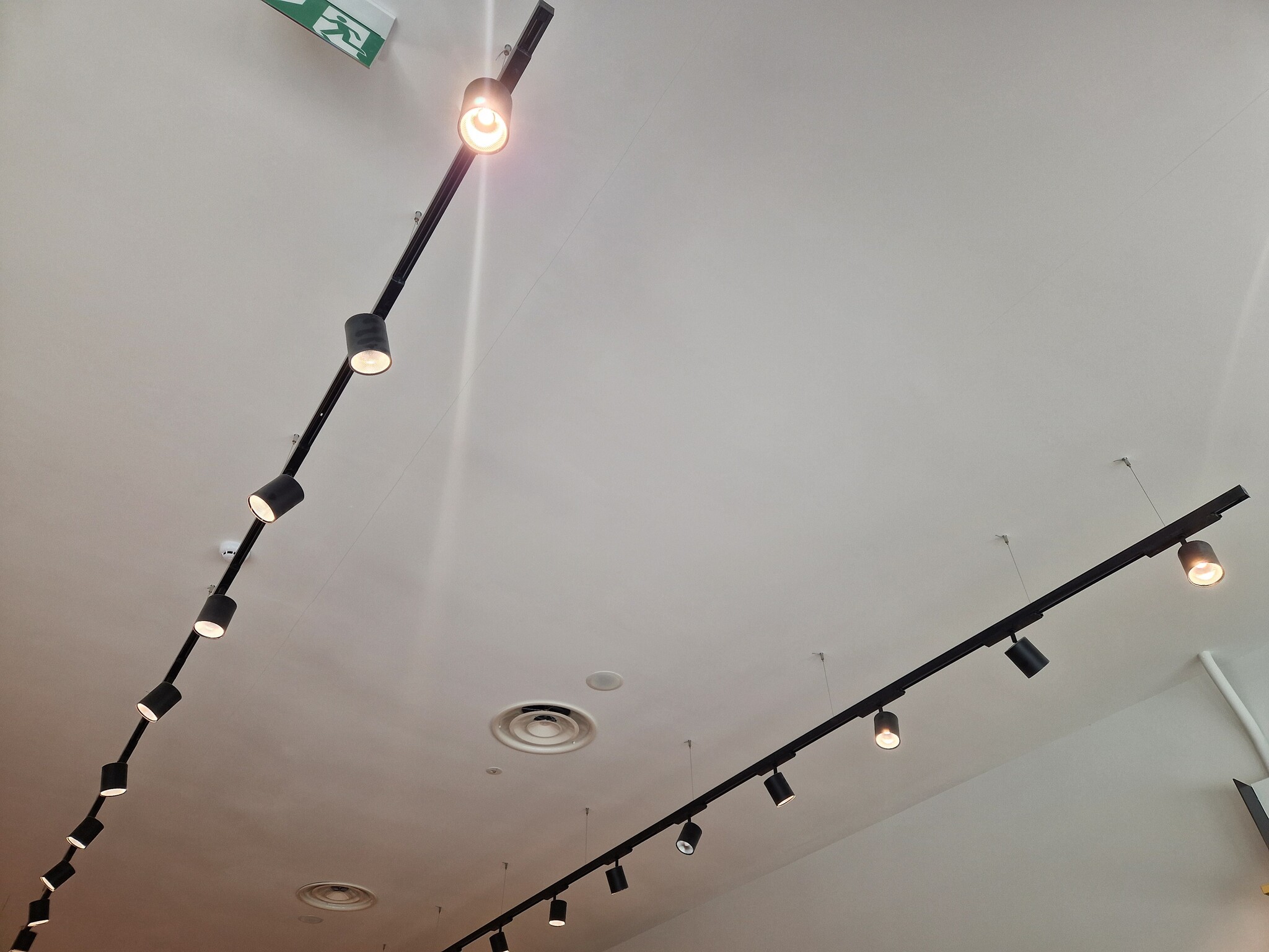 LED railverlichting installatie voorbeeld