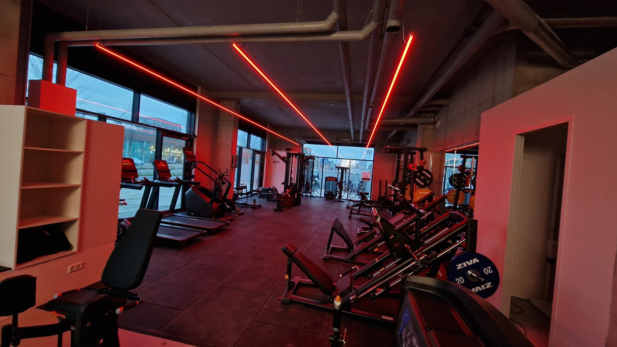 LED profielen toegepast in sportschool verlichting