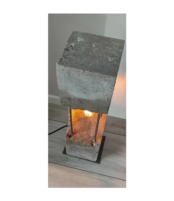 Elmar Design Industriële Lampen model 1 Heipaal staand model.