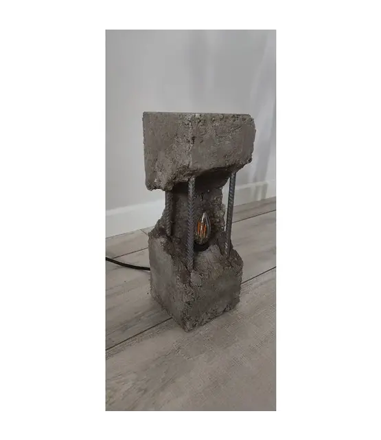 Elmar Design Industriële Lampen model 3 Heipaal tafel of nachtkastje model.