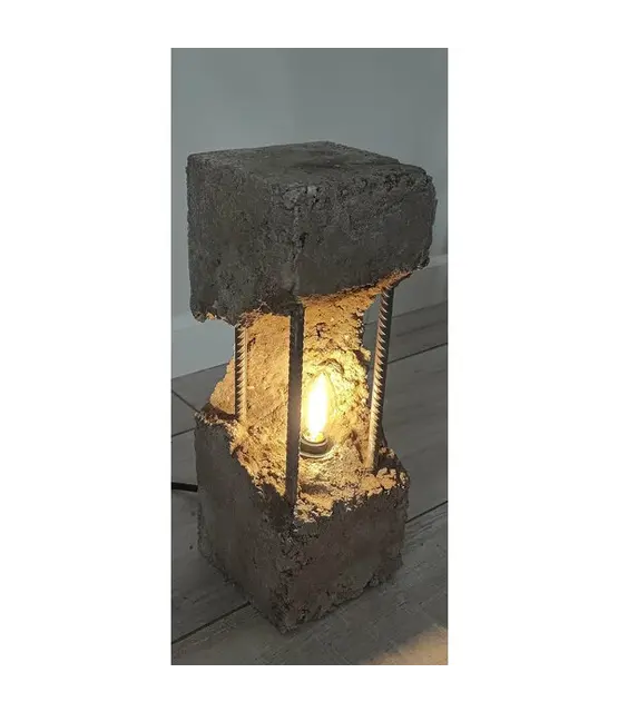 Elmar Design Industriële Lampen model 3 Heipaal tafel of nachtkastje model.