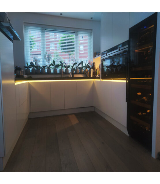 Zwart LED profiel met klikafdekking 15mm x 6mm - 301ZWART