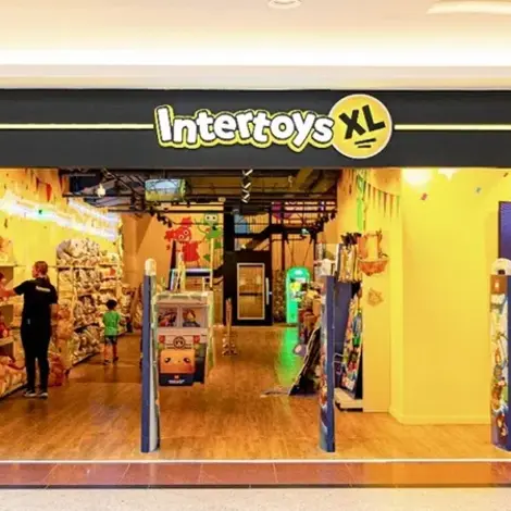 Energiebesparende en kostenbesparende installatie LED winkelverlichting - Intertoys Eindhoven