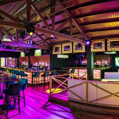 Aruba compleet licht en geluid project Bar Gusto 