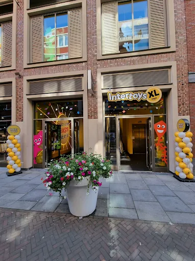 Intertoys Leidsche Rijn complete levering Trackrail verlichting, digitale LED figuren en LED strips en LED profielen