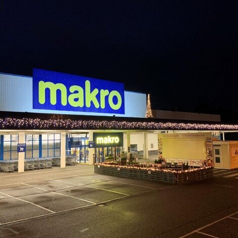 Diverse Marko vestigingen voorzien van IJspegel kerstverlichting