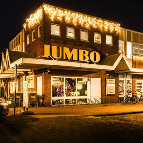 Diverse Jumbo vestigingen van professionele kerst LED gevelverlichting voorzien 