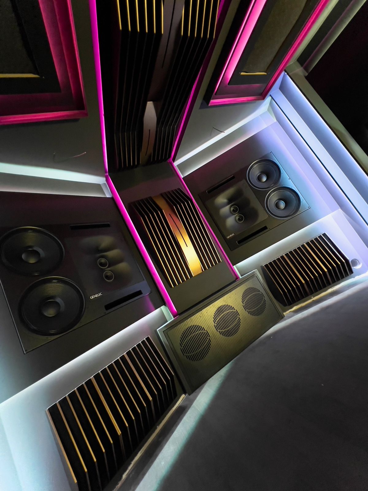 LED-Beleuchtung Musikstudio Hardwell mit stimmungsvoller LED-Lösung und hochwertiger Ausstrahlung