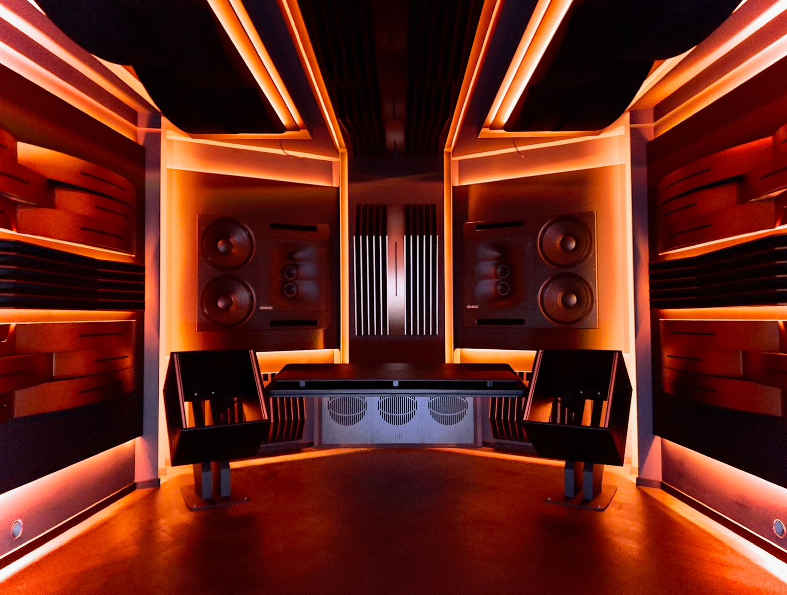 Detailansicht von LED-Beleuchtung Musikstudio Hardwell mit moderner Lichtintegration