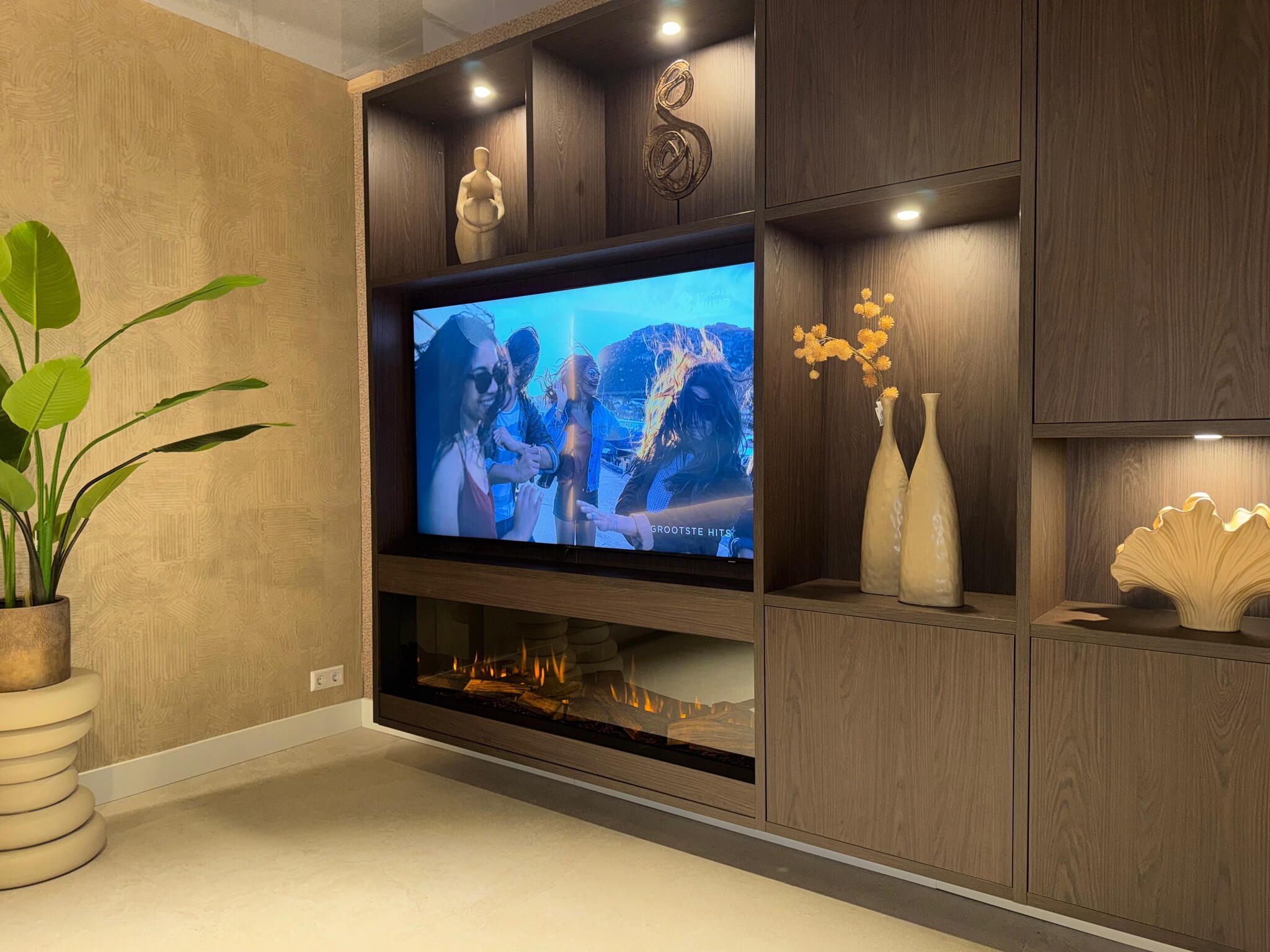 Detailbeeld van Woninginrichting aan huis Zaanstad met moderne lichtintegratie